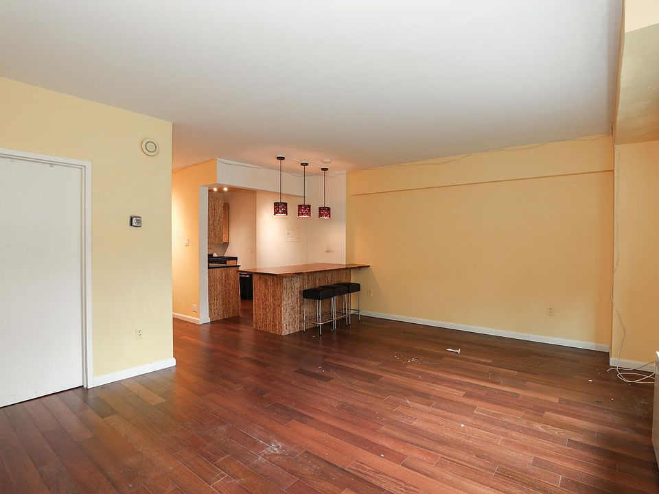 Bedroom / Living room