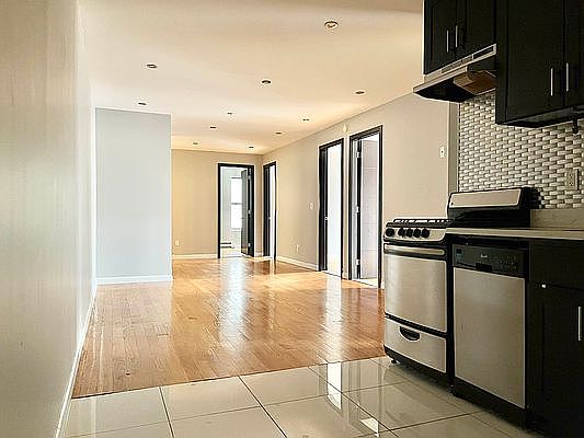 1st image of 350 Manhattan Ave APT 5C