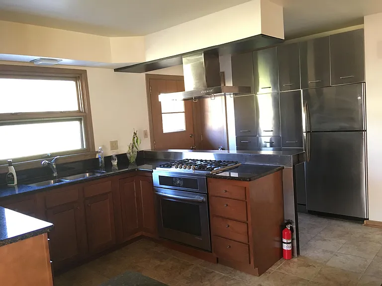 611 Glenn Rd — Photo 4