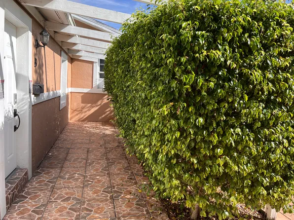 2735 NE 9th Ave Unit B, Wilton Manors, FL 33334