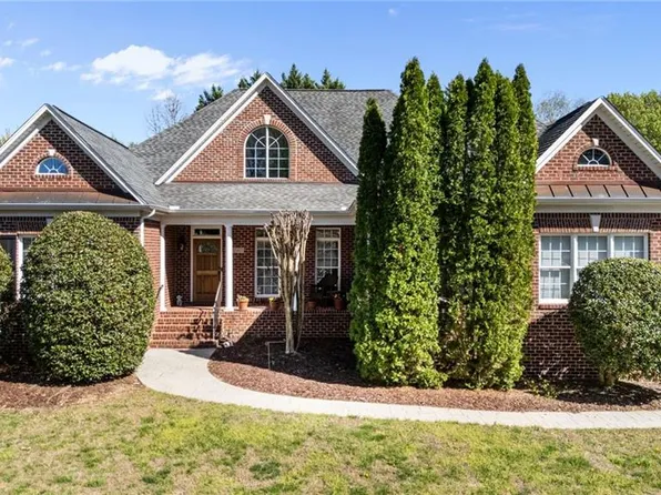 2403 N Beech Ln, Greensboro, NC 27455