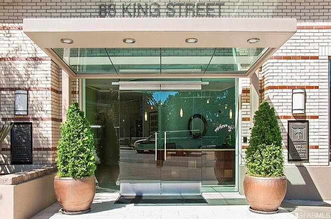 1st image of 88 King St Unit 908