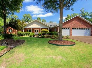 29 Princesa Dr, Hot Springs Village, AR 71909