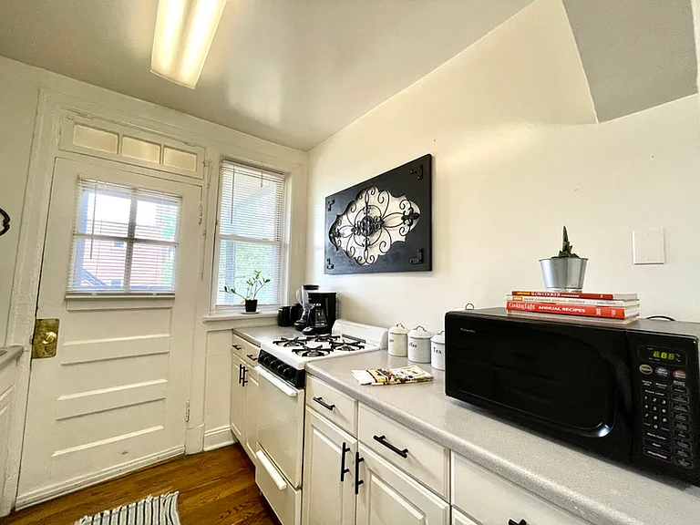 6647 Berthold Ave #1W — Photo 8