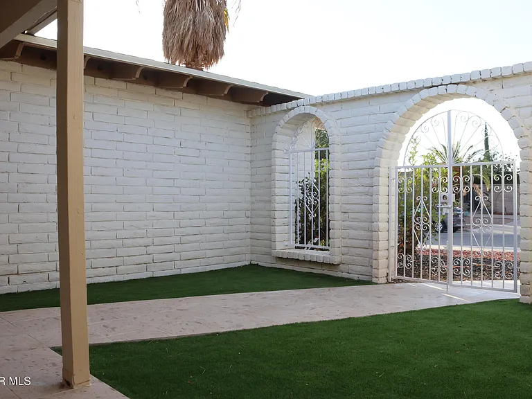 6704 La Cadena Dr — Photo 5