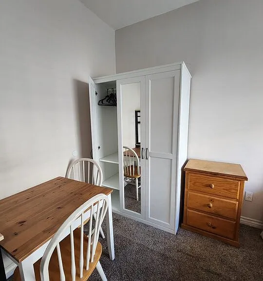 3582 S Budlong Ave — Photo 21