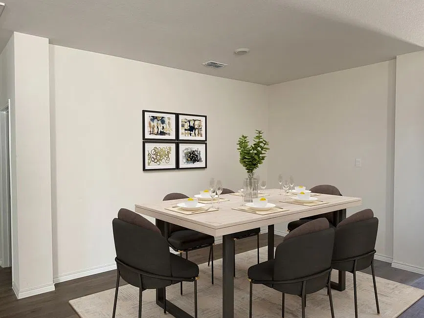 4 bed, 2080 sqft, $2,390 — Photo 4