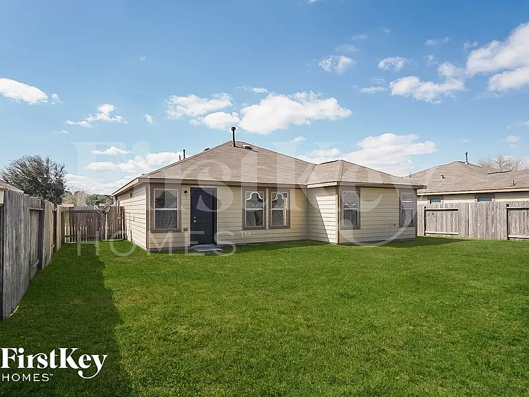 106 W Red Oak Ln — Photo 15