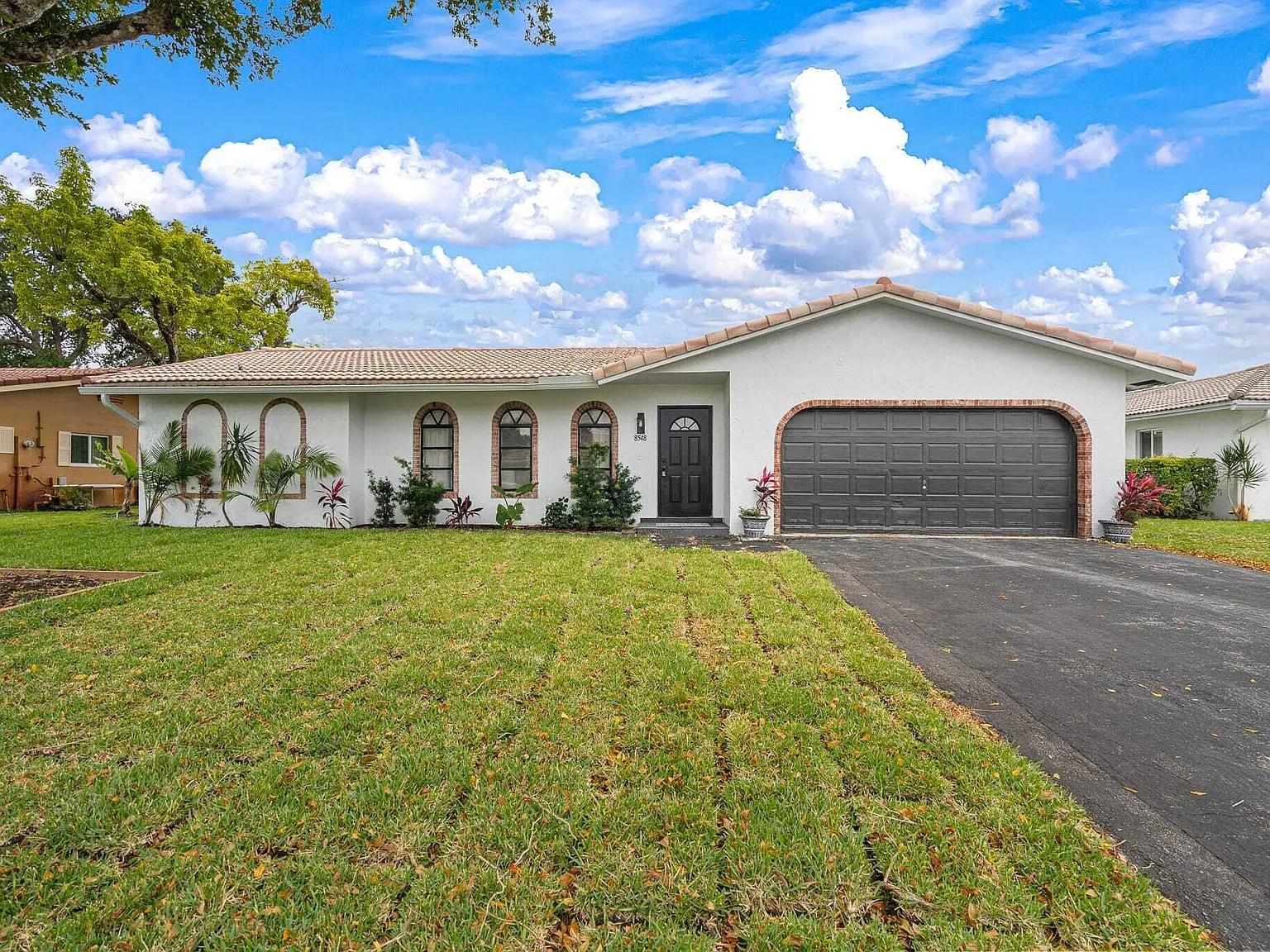 4 bed, 2.5 bath, 2034 sqft, $3,950 — Photo 1