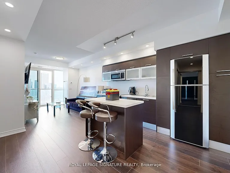 386 Yonge St #4508 — Photo 9