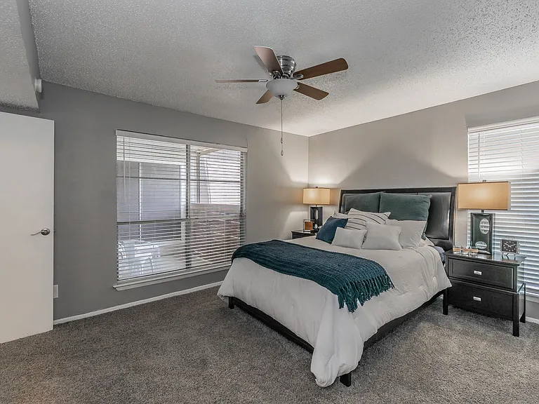 Station 121 at Town Center Apartments — Photo 189