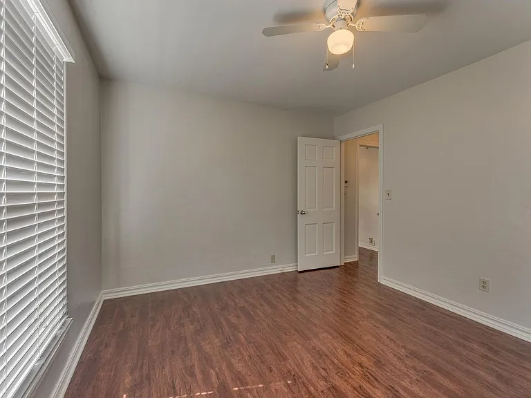 1825 NW 35th St — Photo 31