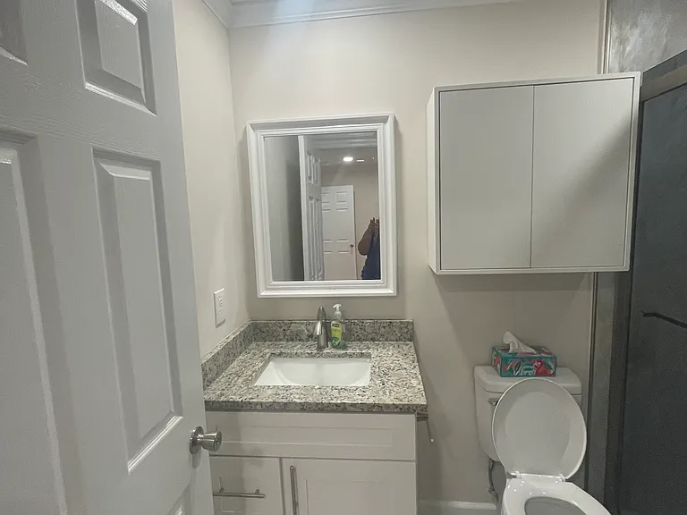 520 W 8th St — Photo 16
