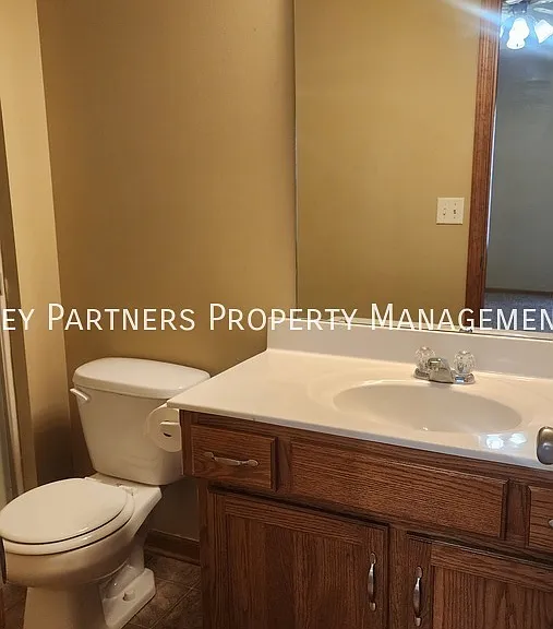 1640 SW Highland Dr — Photo 9
