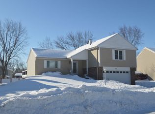 805 W Beechtree Ln, Bartlett, IL 60103