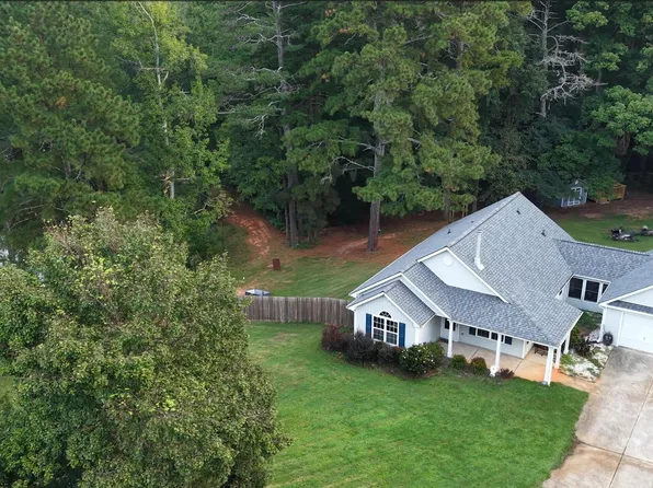1256 Clearwater Dr, Winder, GA 30680