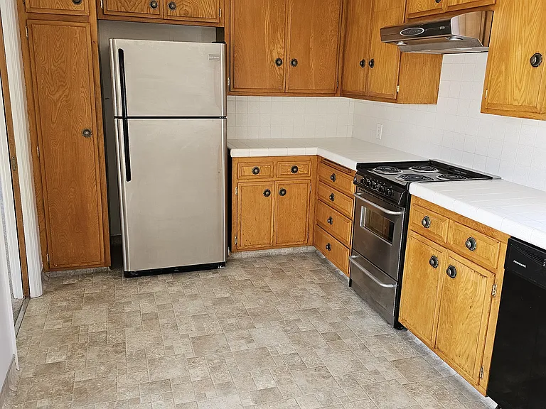 134 5th St #D — Photo 7