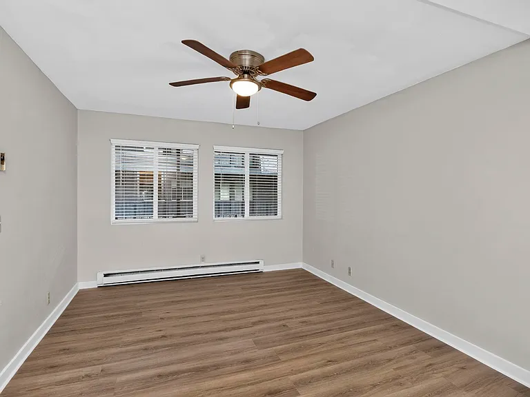 550 Harding Pl #E103 — Photo 28