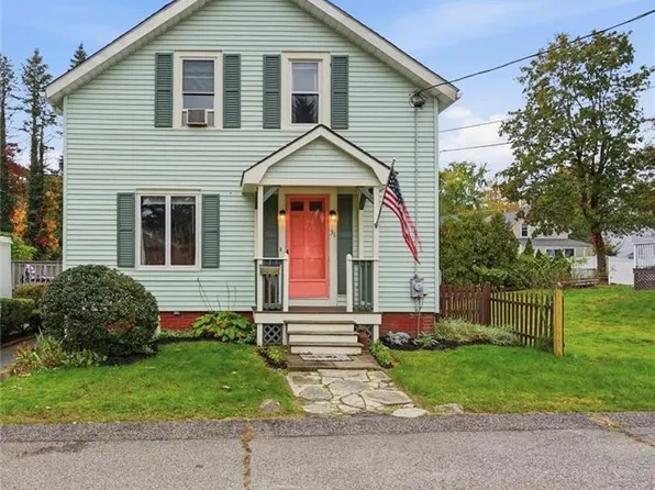 31 Meadow Ave, Cumberland, RI 02864
