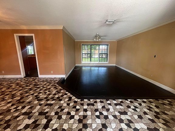 2nd image of 511 SW 63rd Terrace