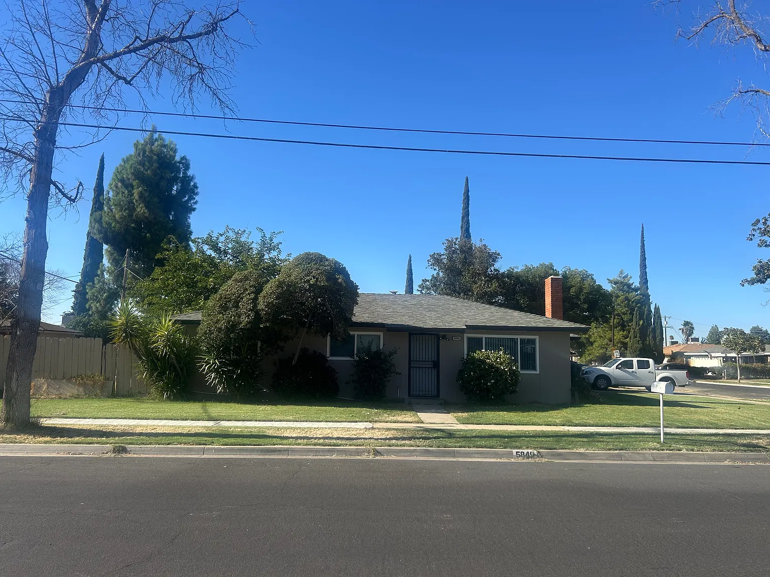 3 bed, 1008 sqft, $1,900 — Photo 2