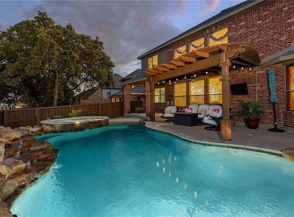 1st image of 214 Barkley Dr