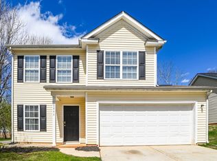 6846 Squirrels Foot Ct, Charlotte, NC 28217