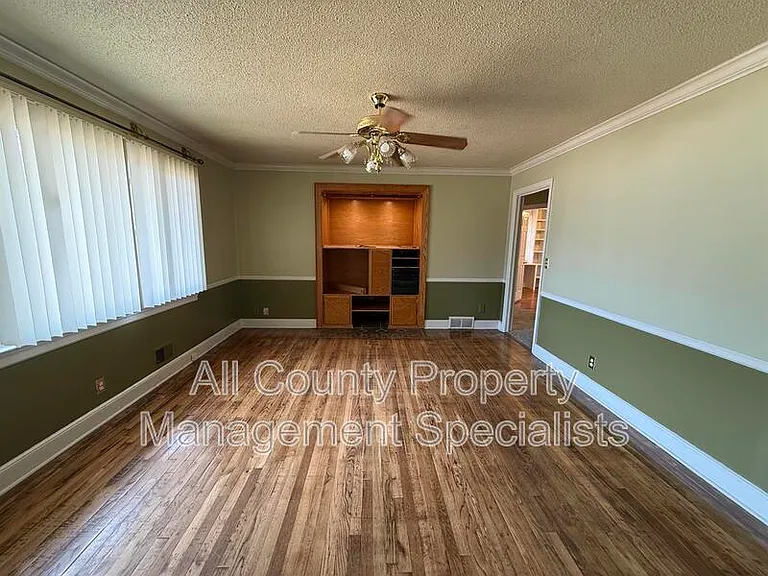 123 Lanier Ave — Photo 3