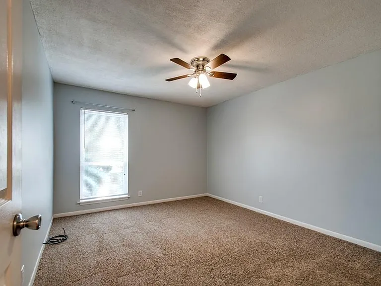 515 Basswood Ave #K104 — Photo 5