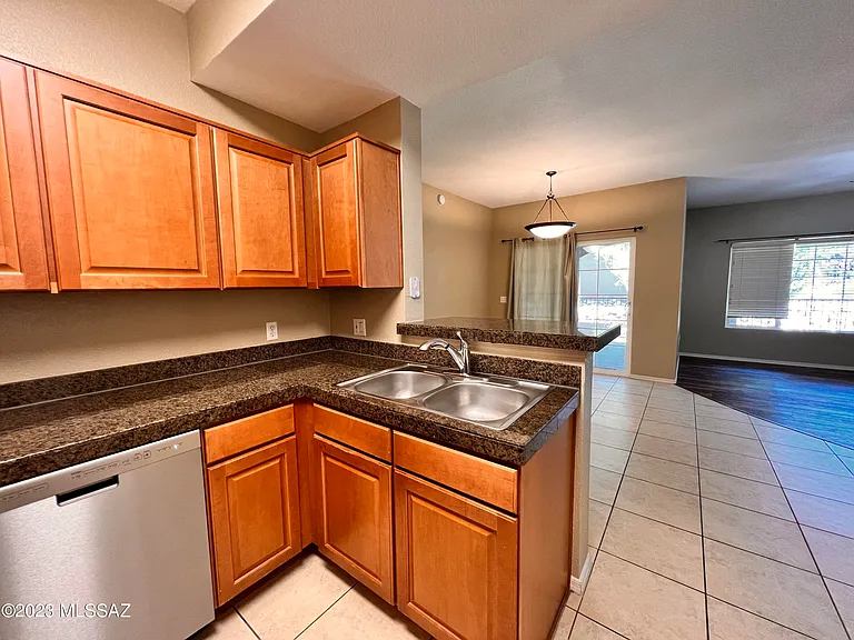 1500 E Pusch Wilderness Dr #5103 — Photo 6