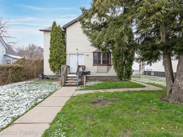 40 Ahrens St, Mount Clemens, MI 48043