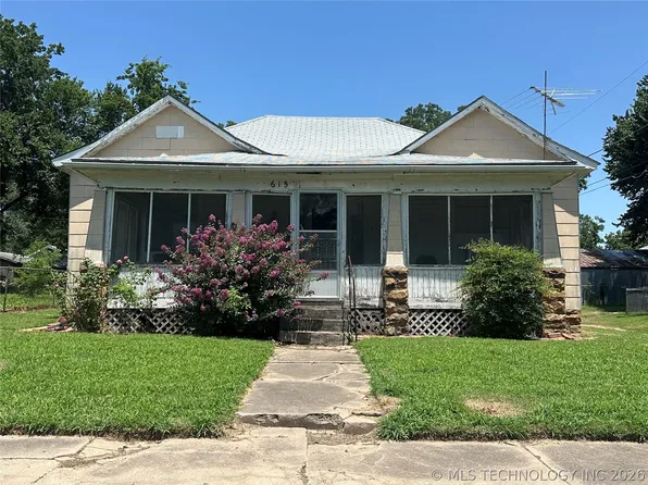 615 W 15th St, Okmulgee, OK 74447