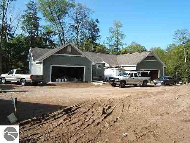 1st image of 810 N Bay Cliff Dr