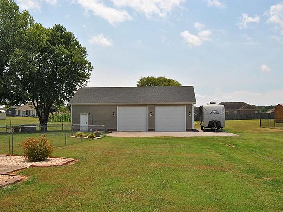 5th image of 2837 Yearling Ave