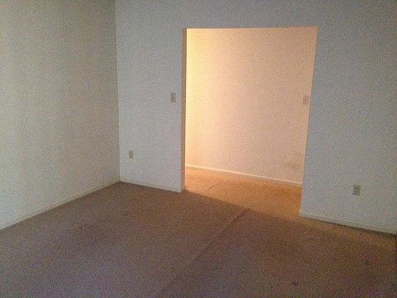 4th image of 24 Valleywood Dr APT 4