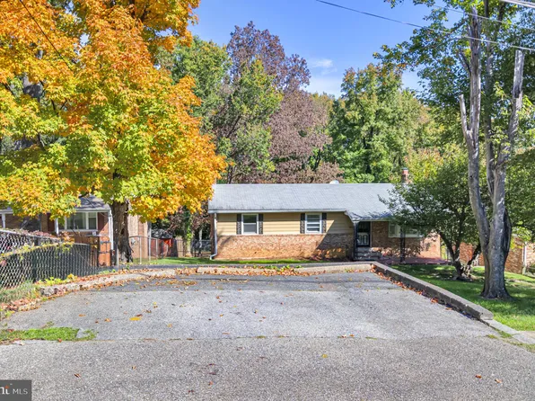 3904 Crystal Ln, Temple Hills, MD 20748