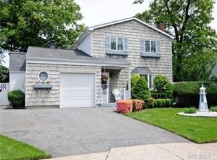 23 Avis Dr, Holbrook, NY 11741