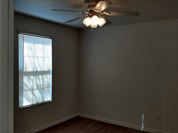 2nd image of 161 SE Elm Loop
