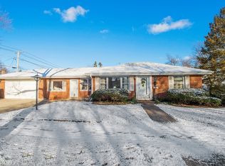 902 Sherwood Rd, La Grange Park, IL