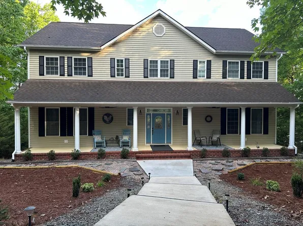 504 Olde Forest Rd, Clarksville, VA 23927