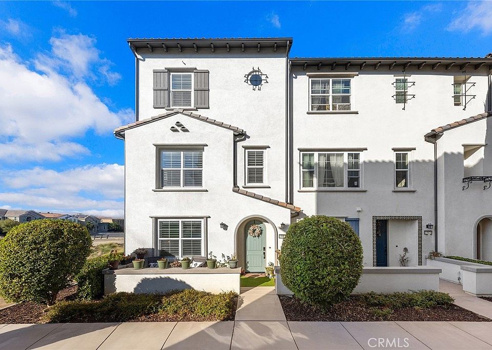 1st image of 15876 Ellington Way