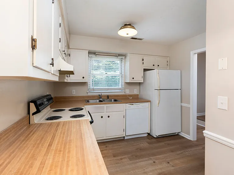 700 Rife Rd #11F — Photo 5