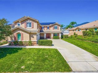 6346 N Angels Peak Dr, San Bernardino, CA 92407