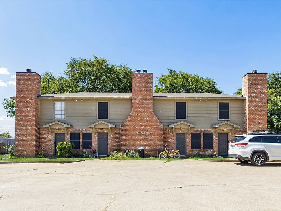 1st image of 221 Cambridge Dr