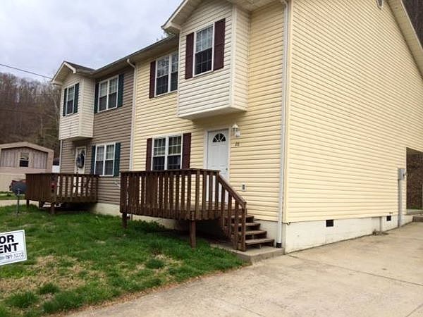 1st image of 28 Woodland Est