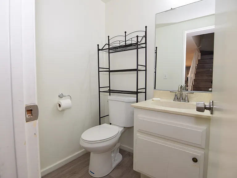 1295 Elm Ave #E — Photo 13