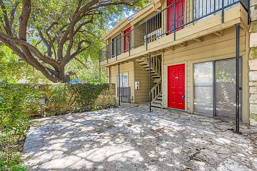 708 Graham Pl Photo 1