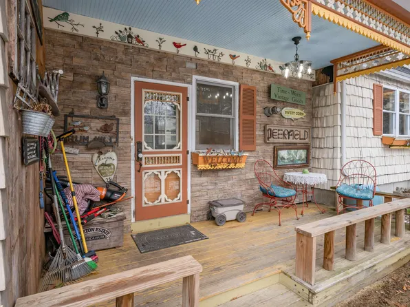 133 Raymond Road, Deerfield, NH 03037