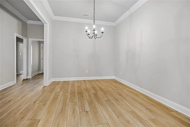 8862 Lyndanne Dr — Photo 3
