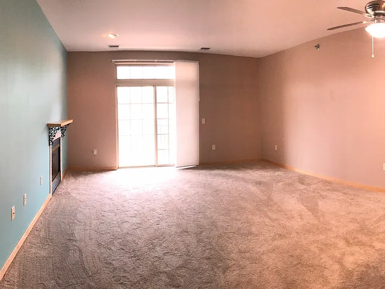 201 E Lane St #206 — Photo 3